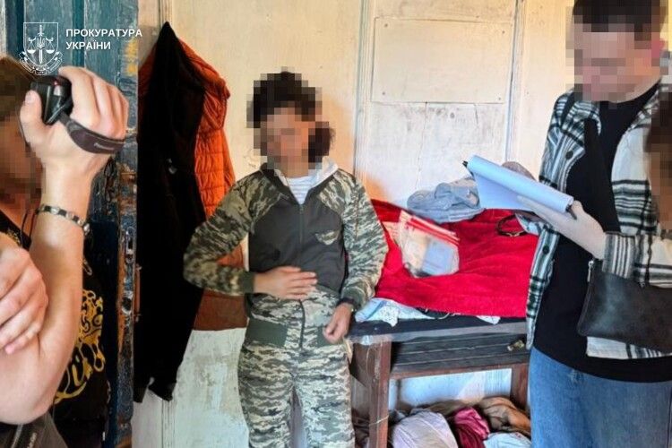 24-річна шахрайка із Закарпаття від імені фонду Ірини Федишин привласнила кошти військових 