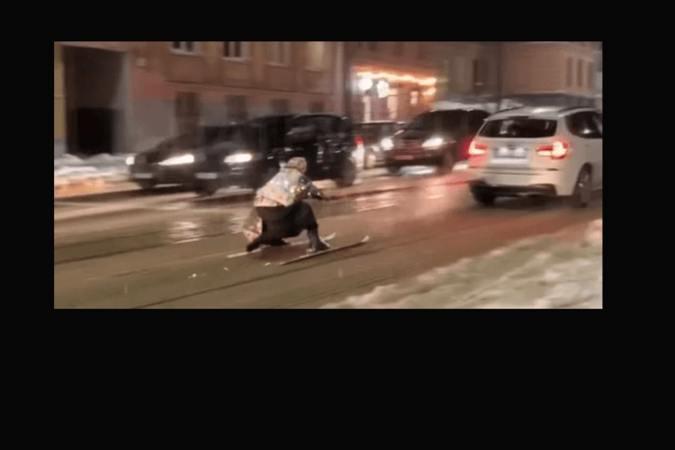 Ухилянт від призову переодівся в бабусю і катався на лижах центром Львова (Відео)