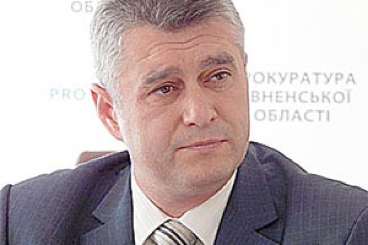 ПРОКУРОР ОБЛАСТІ &#8213; «НЕПІДКАБЛУЧНИК», БО «ЛЕКСУС» ЙОМУ КУПИВ... БАТЬКО