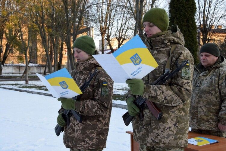 Волинські прикордонники поповнили лави: новобранці склали військову присягу 