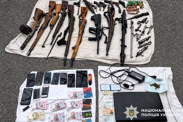 Дідусь-постачальник та молодий кур'єр: як працювала схема збуту зброї на Рівненщині