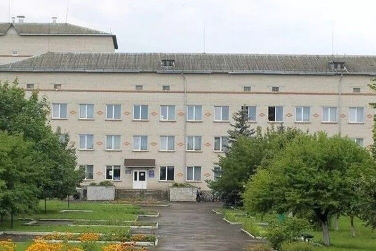 Медзаклад на Волині замовив аналізи за програмою «Скринінг 40+» вдвічі дорожче ринку