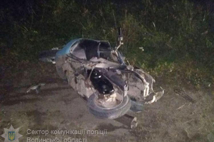 На Волині ВАЗ збив юну скутеристку (фото)