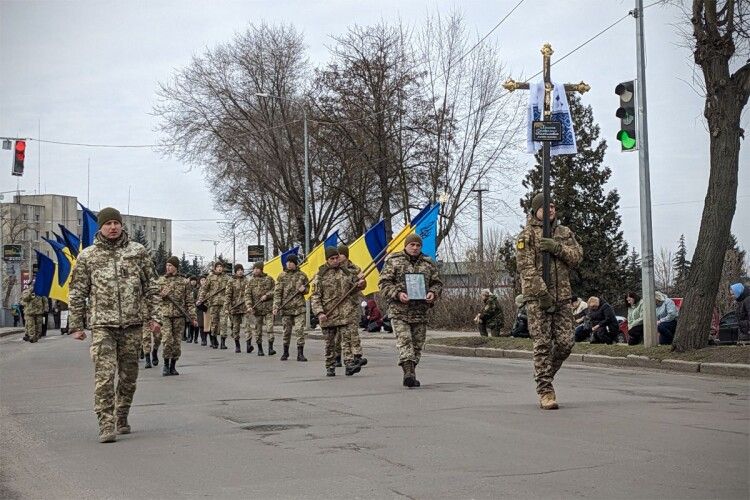 Відчував, що не повернеться із завдання: у Ковелі попрощались із полеглим Воїном Володимиром Крисюком