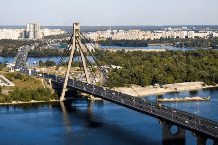 Московського мосту в Києві більше не існує