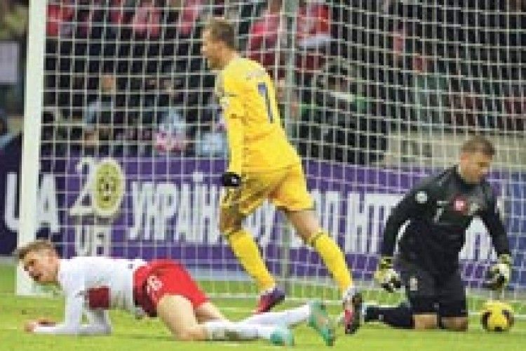 ПОКАЗАЛИ «КАДРІ» СПРАВЖНЮ КАДРИЛЬ!