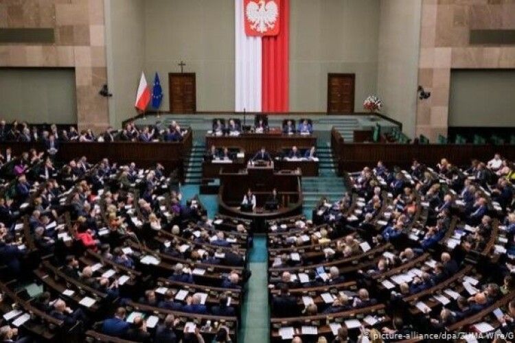 Сенат Польщі ухвалив резолюцію на підтримку України