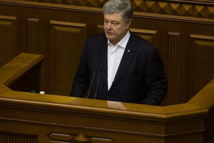 Петро Порошенко про банківський закон: або ми рятуємо Україну від дефолту, або один олігарх отримує собі банк