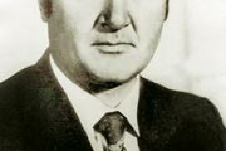 ЧОМУ НЕ ШАНУЄМО СВОЇХ ГЕРОЇВ?