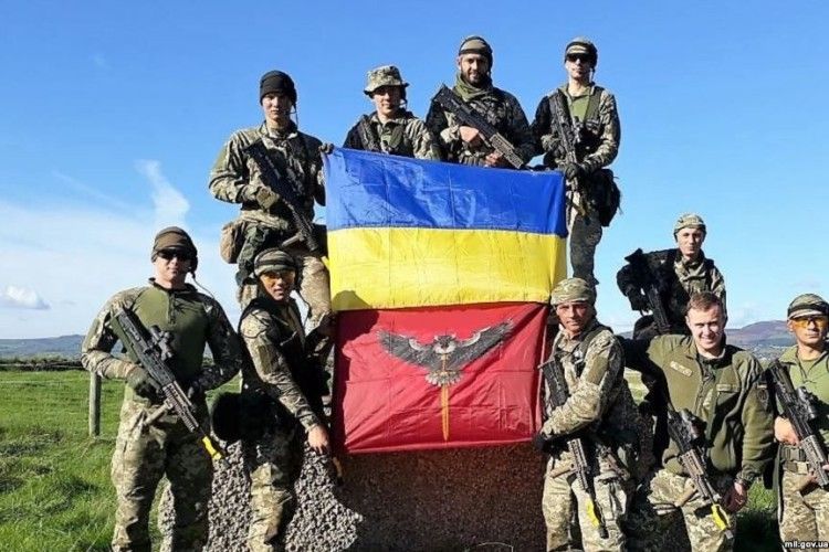 Українські десантники здобули срібло на змаганнях «Кембрійський патруль» у Британії