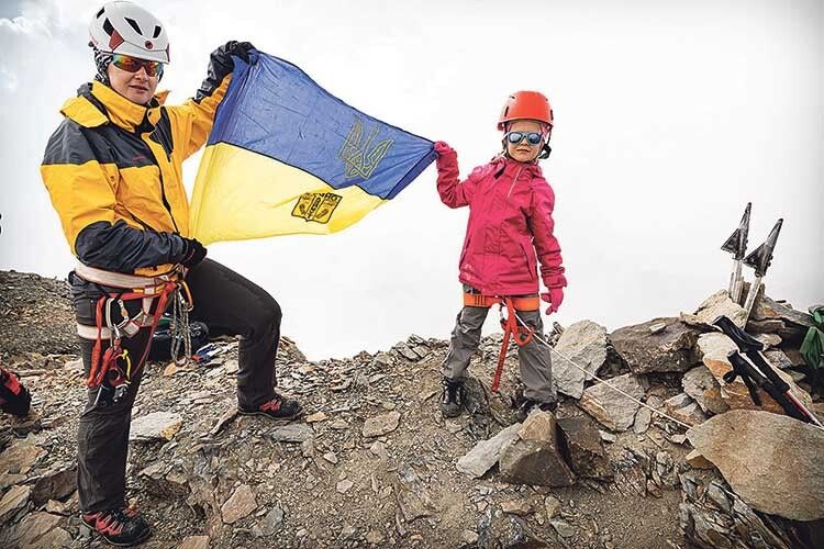 5-­річна Саша підкорила вершину висотою 4009 метрів! (Фото)