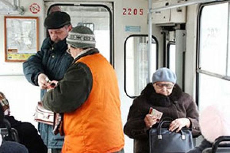 ПРО БЕЗОПЛАТНИЙ ПРОЇЗД У МАРШРУТКАХ І ТРОЛЕЙБУСАХ