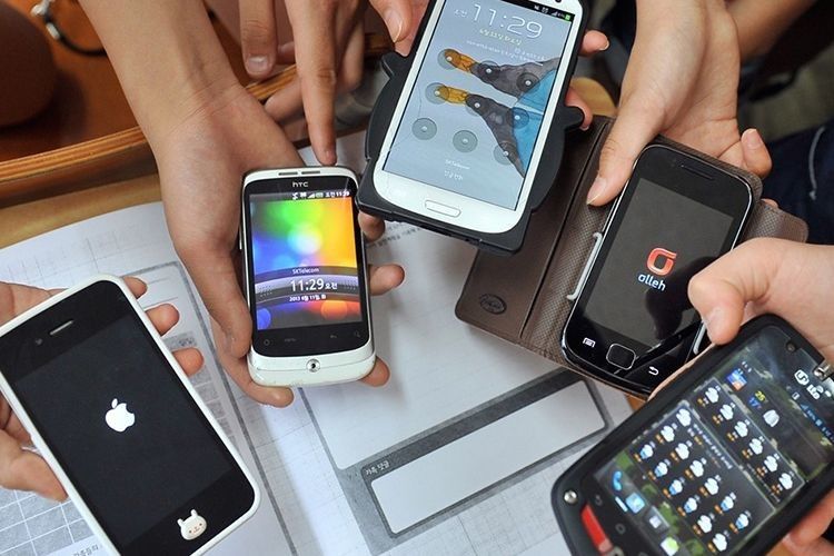 Сучасні телефони і планшети — «цифровий героїн» для дітей