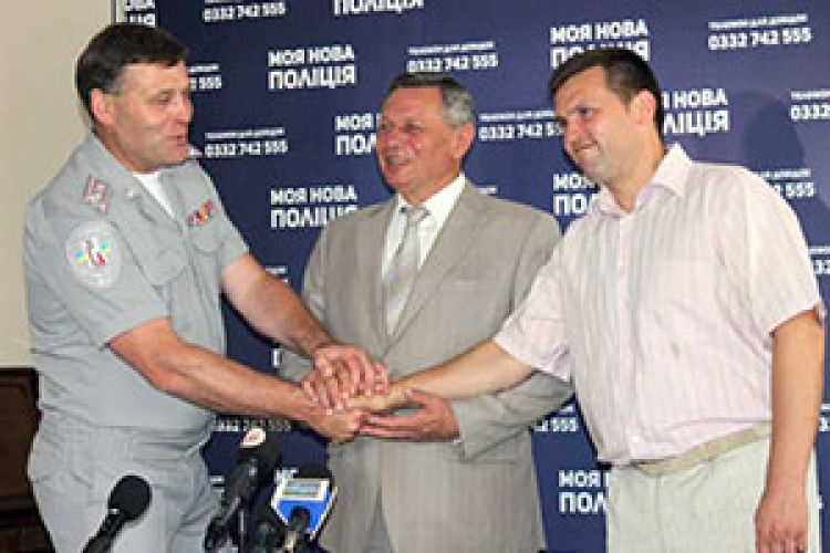 У ЛУЦЬКУ ЧЕРГИ... В ПОЛІЦІЮ!