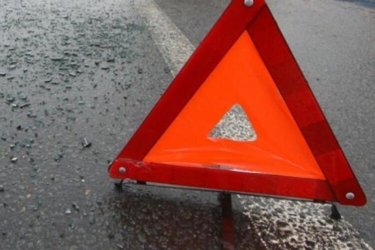 У Луцьку під колеса «Volkswagen» потрапив пішохід