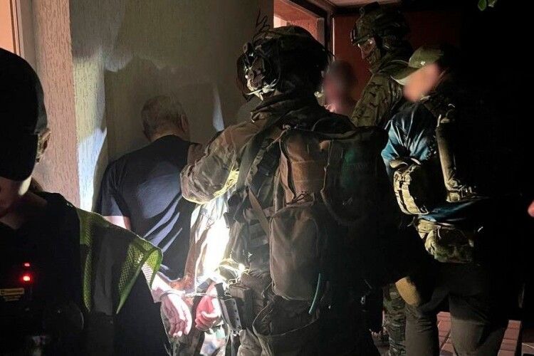У Києві дорожній конфлікт закінчився стріляниною: водія госпіталізували