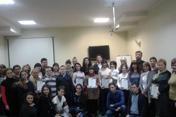 Влаштувати на роботу «сонячних» працівників спробували... журналісти