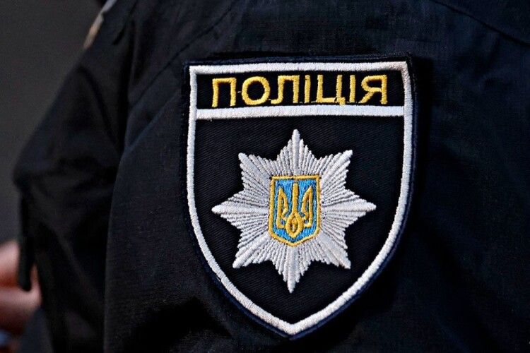 Конфлікт біля каси: на Волині чоловік напав на опонента з молотком