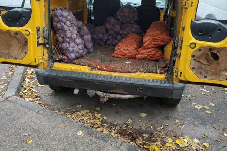 Луцькі «муніципали» взялися штрафувати продавців моркви та картоплі