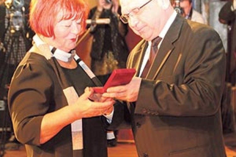 КАТЕРИНА ЗУБЧУК –  ЗАСЛУЖЕНИЙ ЖУРНАЛІСТ УКРАЇНИ