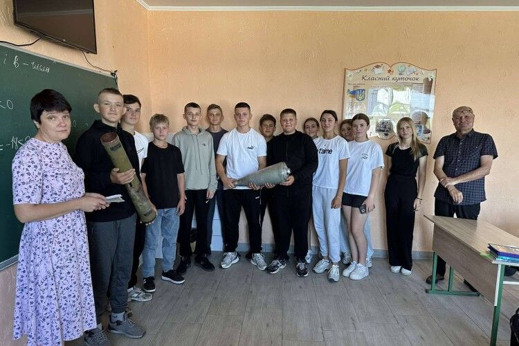В гімназії на Волині замість квітів на 1 вересня зібрали кошти для ЗСУ