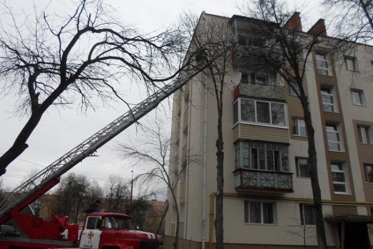 Рятувальники Рівного допомогли важкохворій жінці (відео)