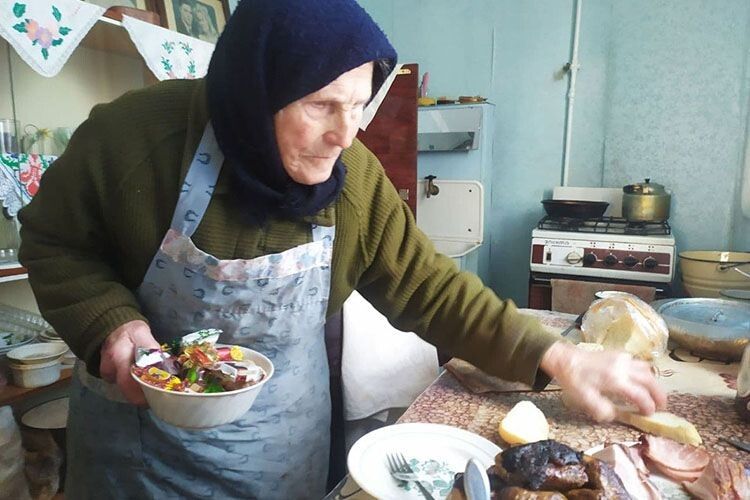 96-річна Ганна Карпюк  ще сама на Святвечір накрутила голубців