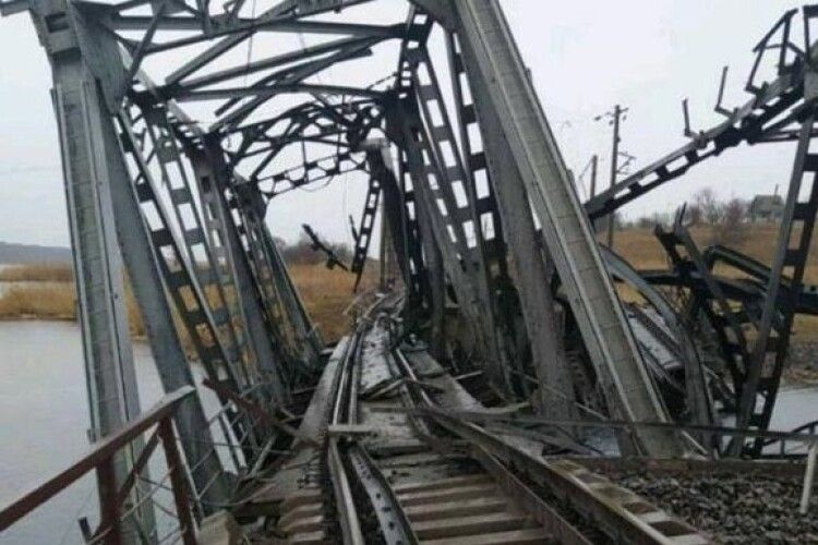 Залізничного сполучення з півднем більше немає, зруйновано міст – Запорізька ОДА 