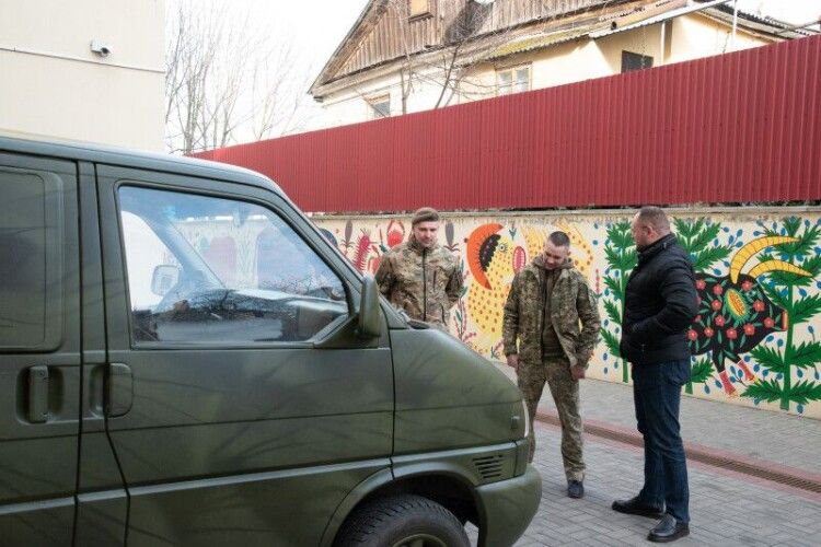 Громада на Волині передала ще один мікроавтобус для потреб ЗСУ
