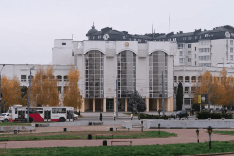 Податківці з Волині витратять 3 мільйони на прибирання (Фото)