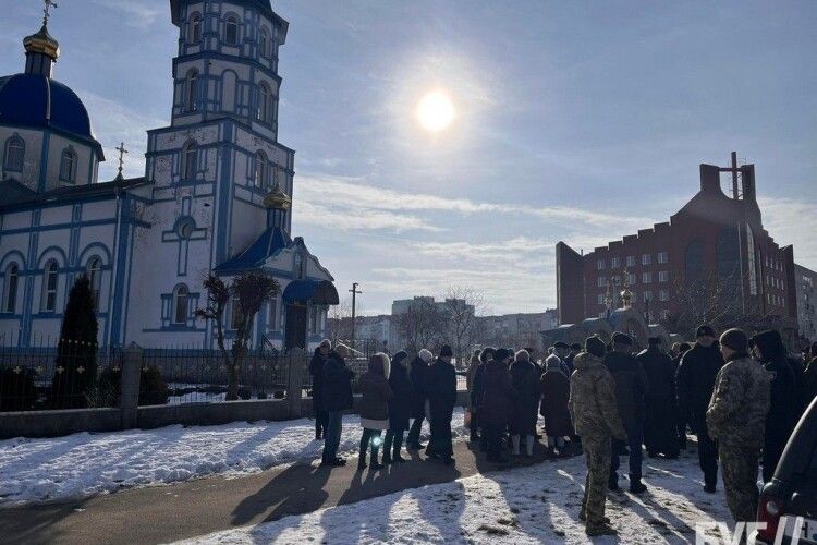 У Нововолинську велика громада проголосувала за перехід храму з УПЦ мп до ПЦУ