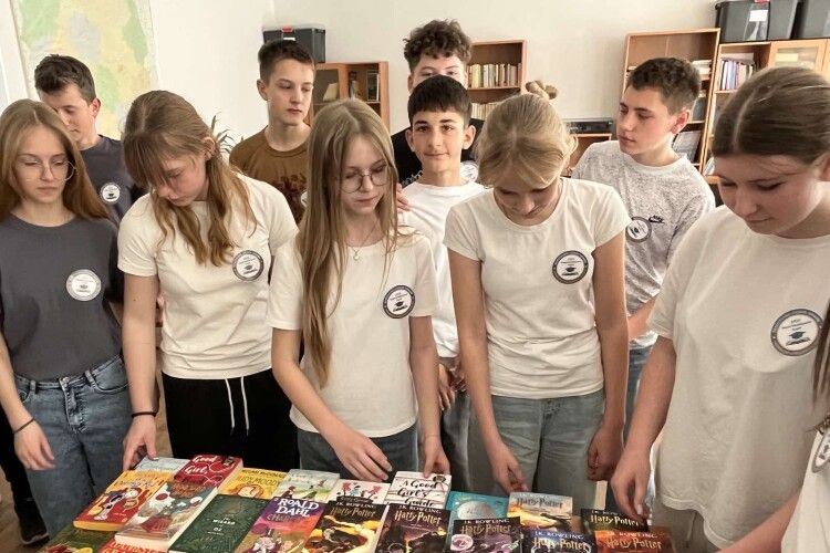 Юні волиняни отримали подарунок від британців