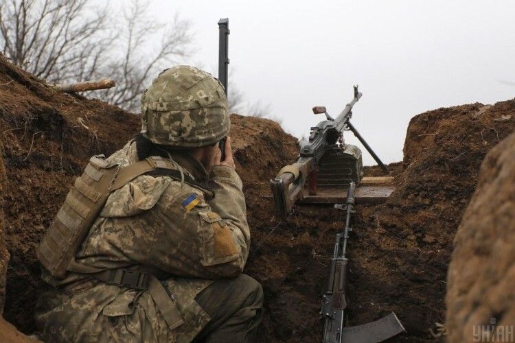 На Донбасі підірвався на протипіхотній міні боєць ЗСУ