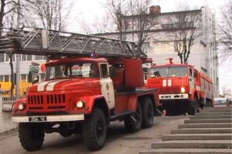 Лучани вимагають купити пожежну автодрабину, аби можна було ловити червоного півня на верхніх поверхах хмародряпів