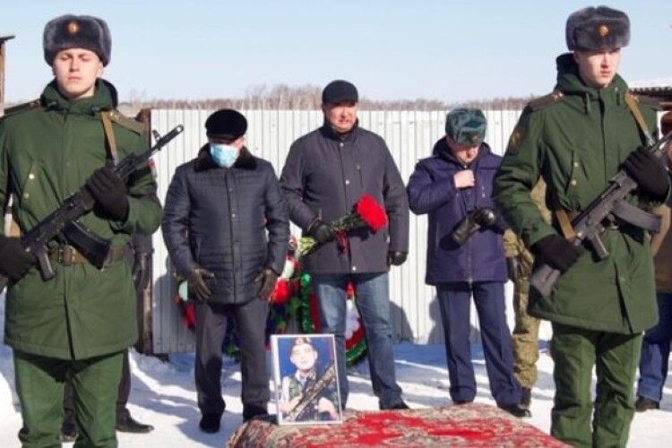 У російських ЗМІ тільки тепер почали з'являтися новини про загиблих в Україні солдатів