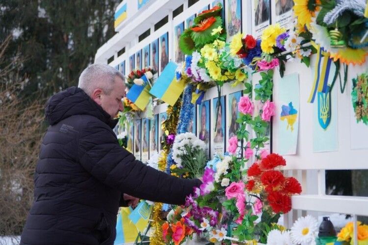 У Володимирі відбулося урочисте вшанування пам'яті загиблих військових (Фото)
