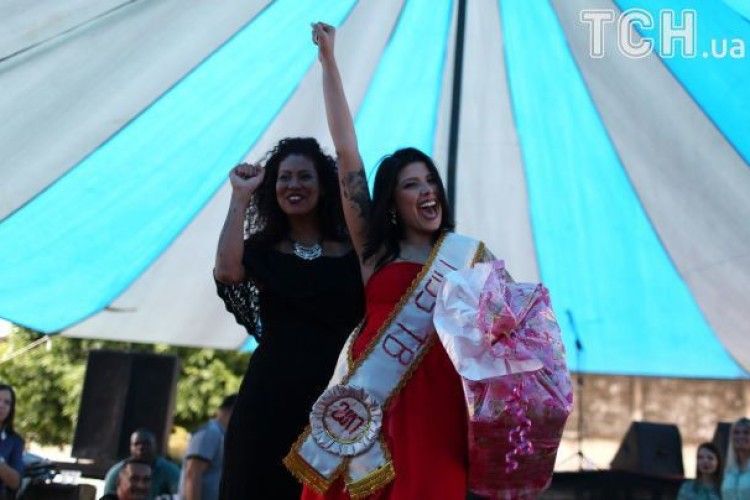 Заґратовані, але прекрасні: у Бразилії відбувся конкурс краси серед жінок-в’язнів 