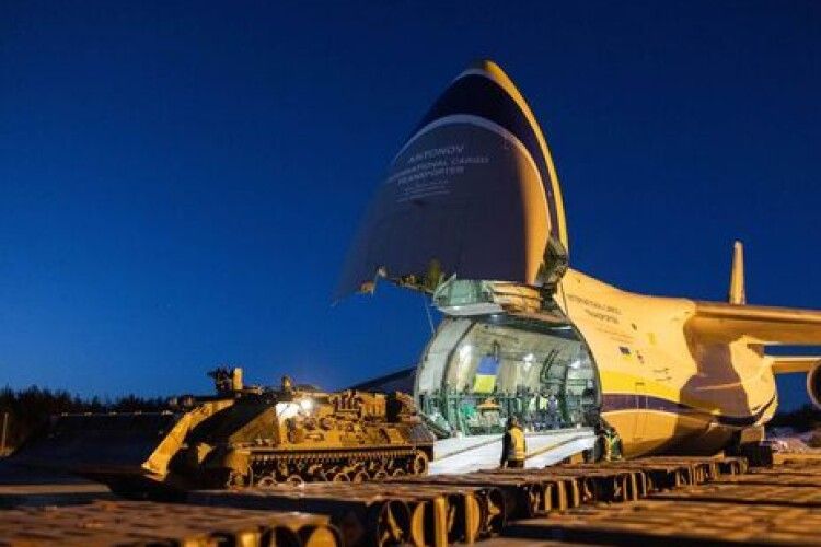 Вісім танків Leopard 2, які передала Норвегія, уже прибули в Україну 