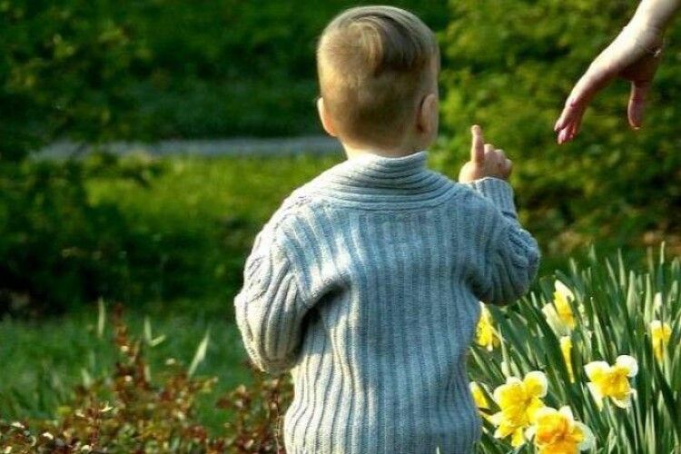 У Білій Церкві зниклого з дитсадка хлопчика знайшли під ліжком у меблевому магазині