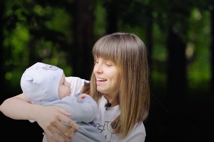 Українка, яка народила в перший день війни, розповіла, як рятувала своє немовля
