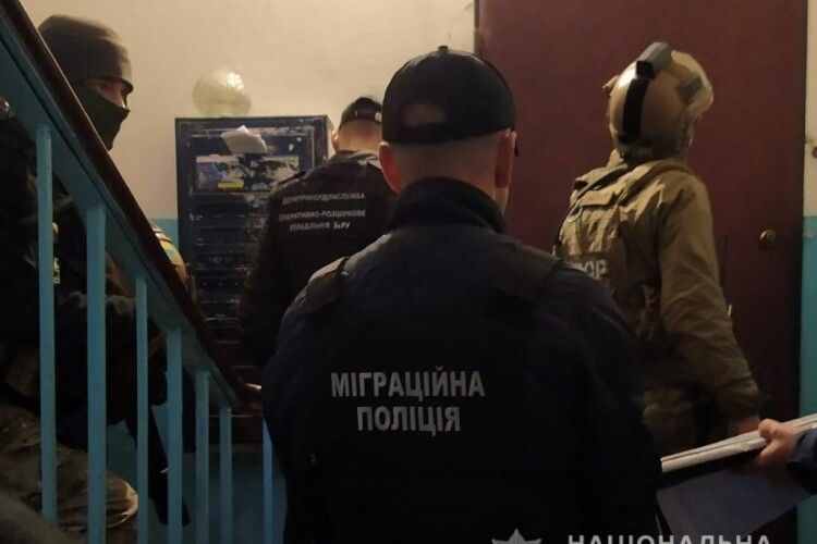 Поліція Волині припинила один із каналів незаконного переправлення осіб через кордон