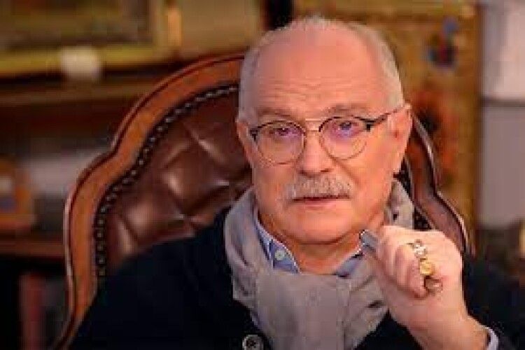 Що вони курять? Михалков боїться, що українці вб'ють його за допомогою заражених птахів (Відео) 