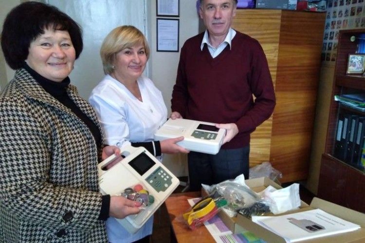Дві сільські амбулаторії у Здолбунівському районі отримали нове медичне обладнання