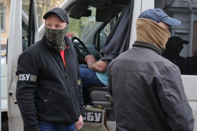 У Сєвєродонецьку – антитерористичні заходи, жителів просять не виходити з будинків