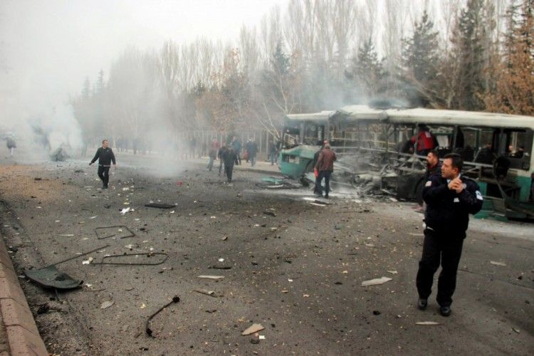 У турецькому Кайсері теракт – загинуло 13 військових (фото)