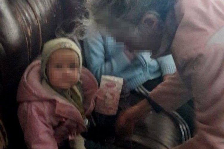 «Мамця» на два тижні залишила дітей на залізничному вокзалі