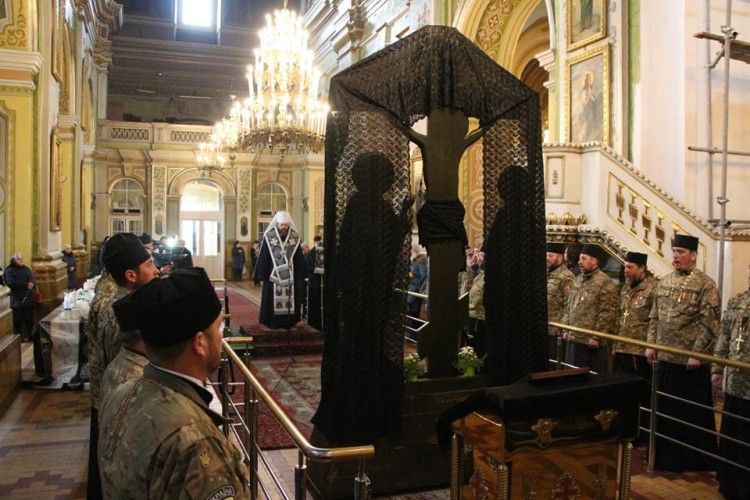 Митрополит Луцький і Волинський: «Добровольці, волонтери – це і є справжня душа українців» (фото)
