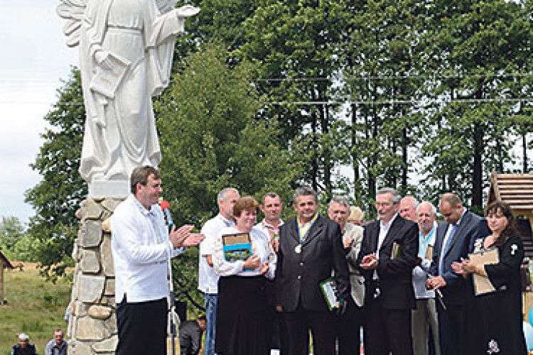 ДОЛИНА АНГЕЛА І ПРАЦЬОВИТИХ ЛЮДЕЙ