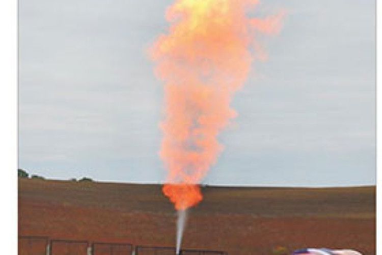 ЖИВУТЬ БІЛЯ ГАЗОВОГО РОДОВИЩА, АЛЕ БЕЗ ГАЗУ