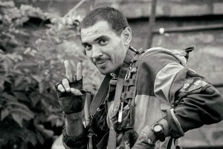 «Він не один синьо-жовтий стяг повісив на території сепаратистів...»